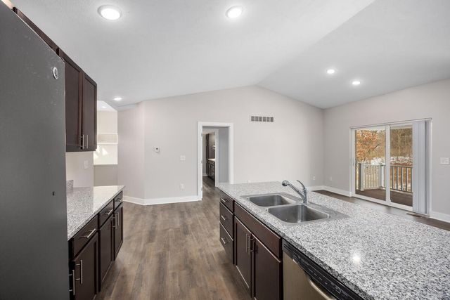 1368 S Village Circle, Kalamazoo, MI 49009