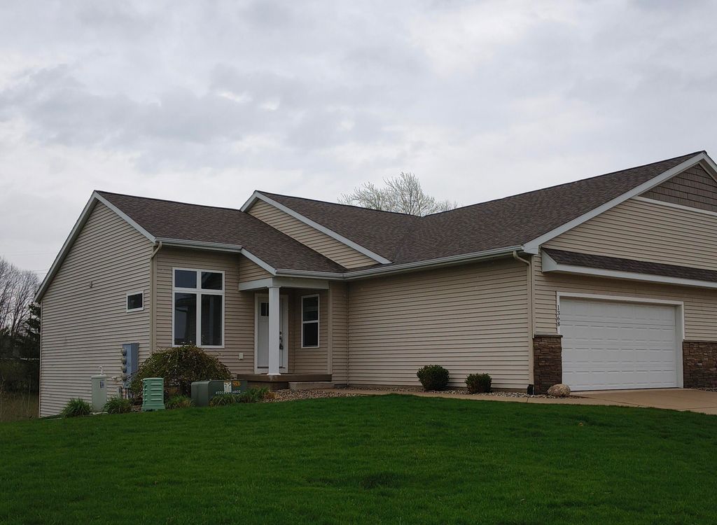 1368 S Village Circle, Kalamazoo, MI 49009