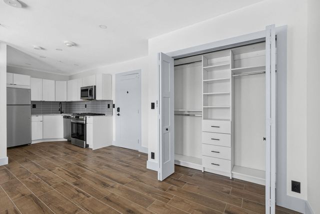 2032 N Dixie Highway 11, West Palm Beach, FL 33407