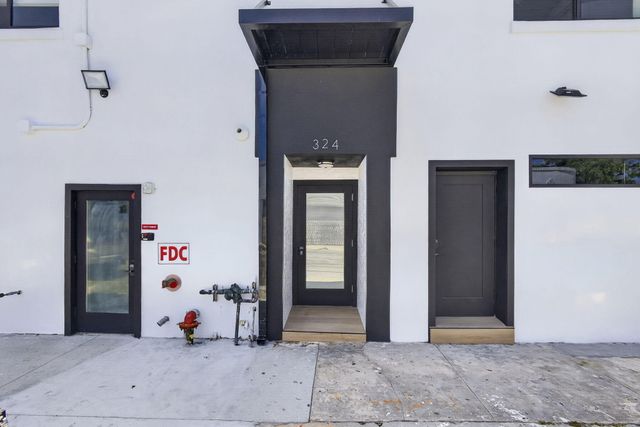 2032 N Dixie Highway 11, West Palm Beach, FL 33407