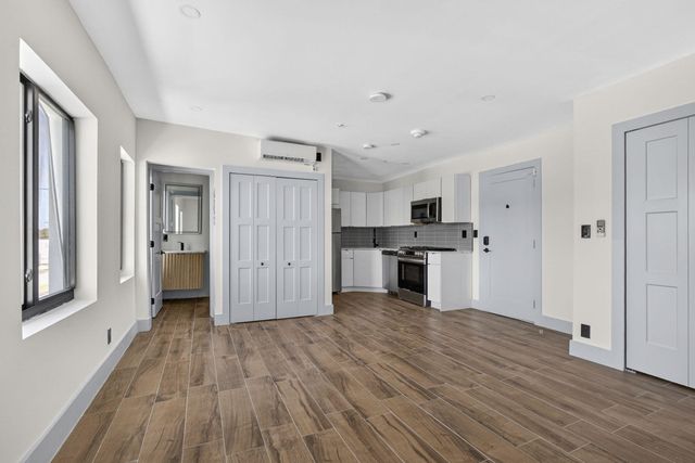 2032 N Dixie Highway 11, West Palm Beach, FL 33407