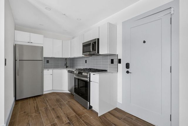 2032 N Dixie Highway 11, West Palm Beach, FL 33407