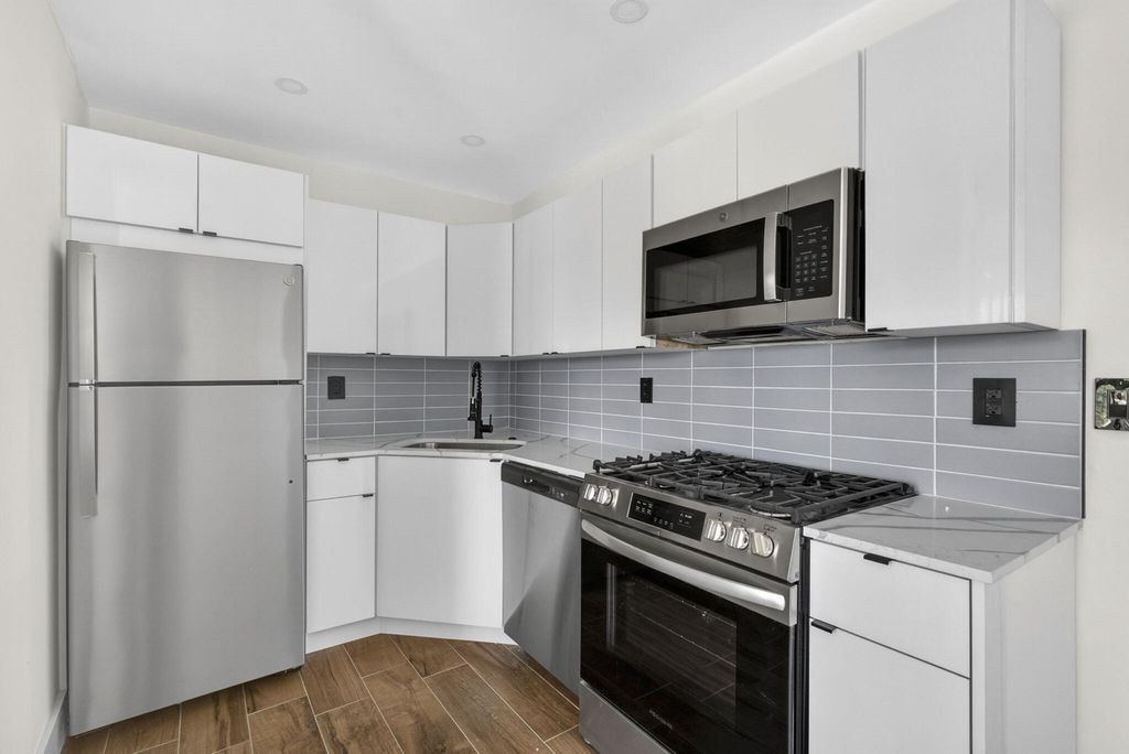 2032 N Dixie Highway 11, West Palm Beach, FL 33407