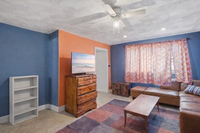 3 Kearsarge Avenue, Woburn, MA 01801