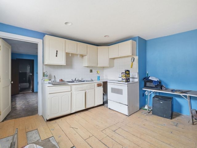3 Kearsarge Avenue, Woburn, MA 01801