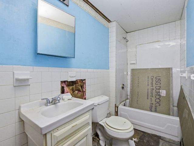 3 Kearsarge Avenue, Woburn, MA 01801