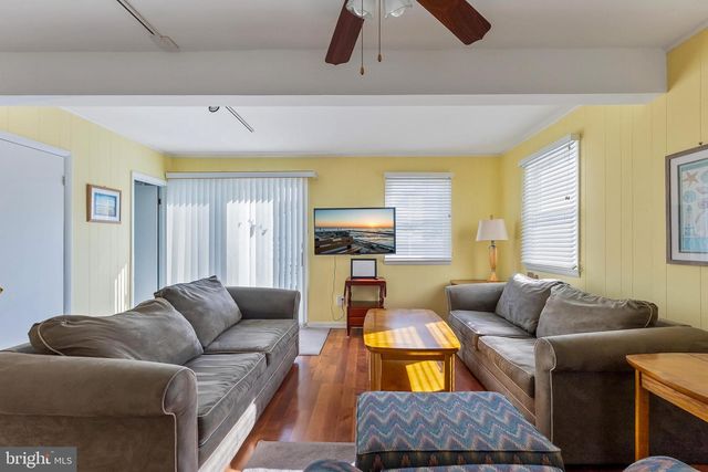 107 E HOLLYWOOD AVE, Wildwood, NJ 08260