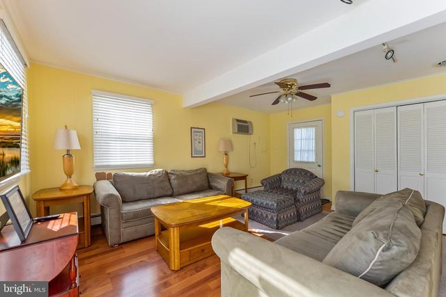 107 E HOLLYWOOD AVE, Wildwood, NJ 08260