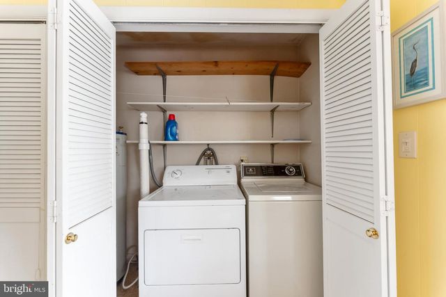 107 E HOLLYWOOD AVE, Wildwood, NJ 08260