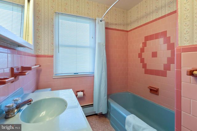 107 E HOLLYWOOD AVE, Wildwood, NJ 08260