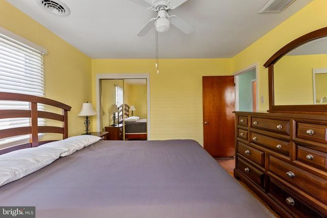 107 E HOLLYWOOD AVE, Wildwood, NJ 08260