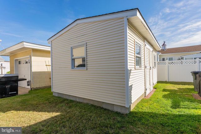 107 E HOLLYWOOD AVE, Wildwood, NJ 08260