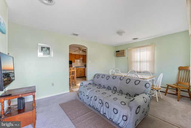 107 E HOLLYWOOD AVE, Wildwood, NJ 08260