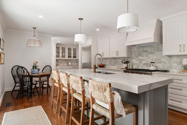 2301 Chickering Ln, Nashville, TN 37215