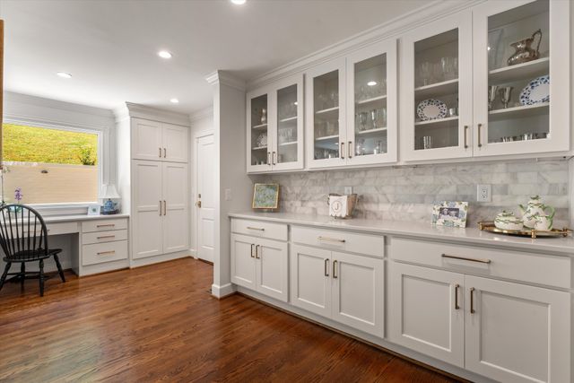 2301 Chickering Ln, Nashville, TN 37215