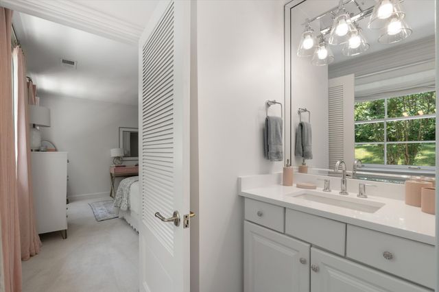 2301 Chickering Ln, Nashville, TN 37215