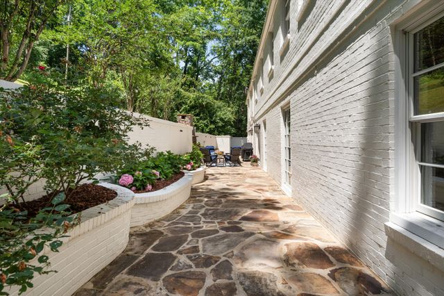2301 Chickering Ln, Nashville, TN 37215