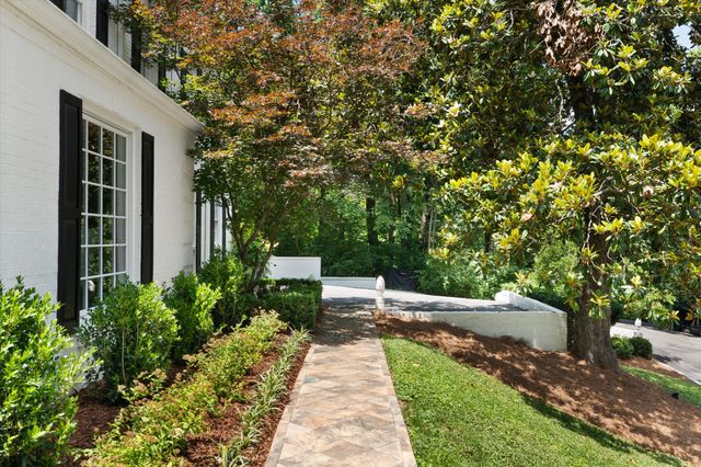 2301 Chickering Ln, Nashville, TN 37215