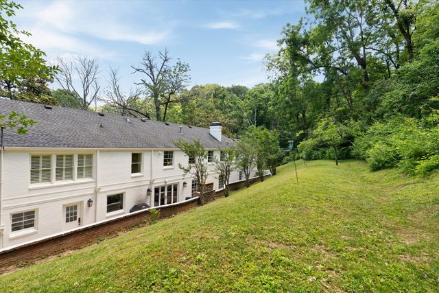 2301 Chickering Ln, Nashville, TN 37215