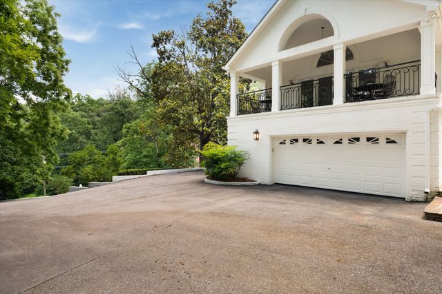 2301 Chickering Ln, Nashville, TN 37215