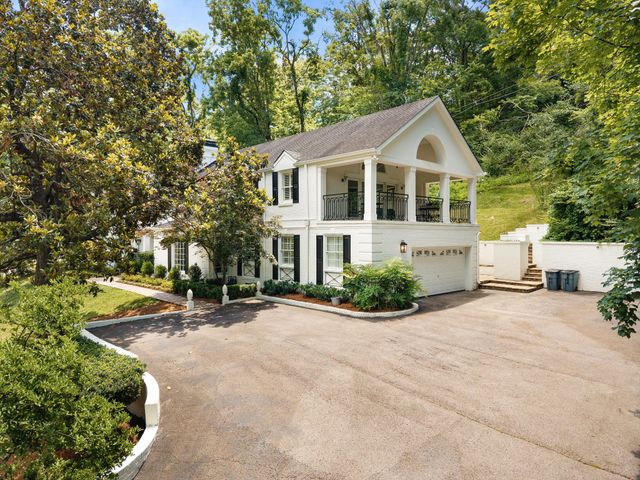 2301 Chickering Ln, Nashville, TN 37215