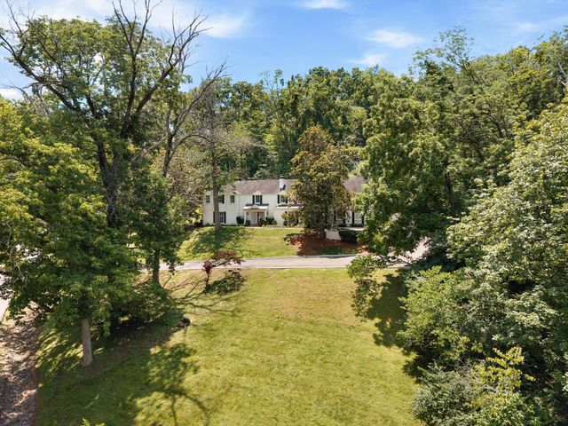 2301 Chickering Ln, Nashville, TN 37215