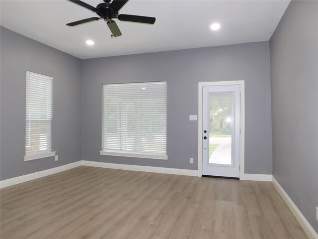 1422 N Locust Street, Denton, TX 76201