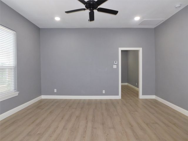 1422 N Locust Street, Denton, TX 76201