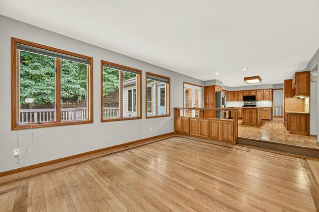 1321 Woodland Drive SW, Rochester, MN 55902