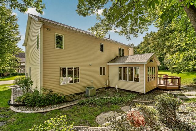 1321 Woodland Drive SW, Rochester, MN 55902