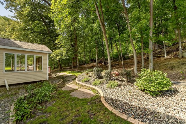 1321 Woodland Drive SW, Rochester, MN 55902