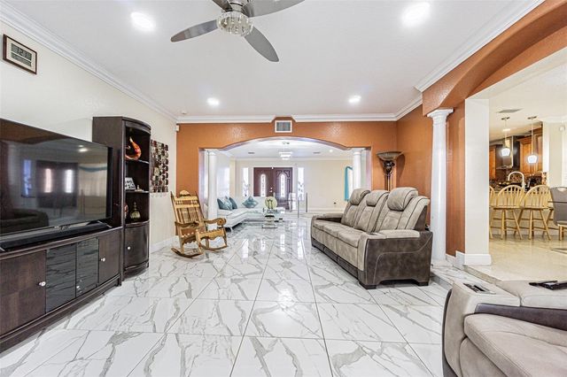 3112 W HENRY AVENUE, Tampa, FL 33614