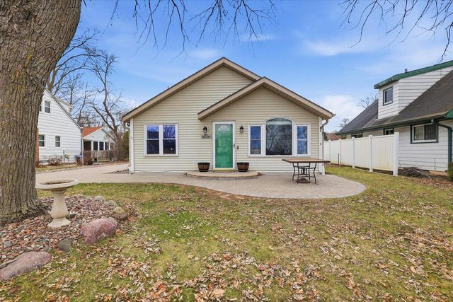 S70W17778 Muskego DRIVE, Muskego, WI 53150