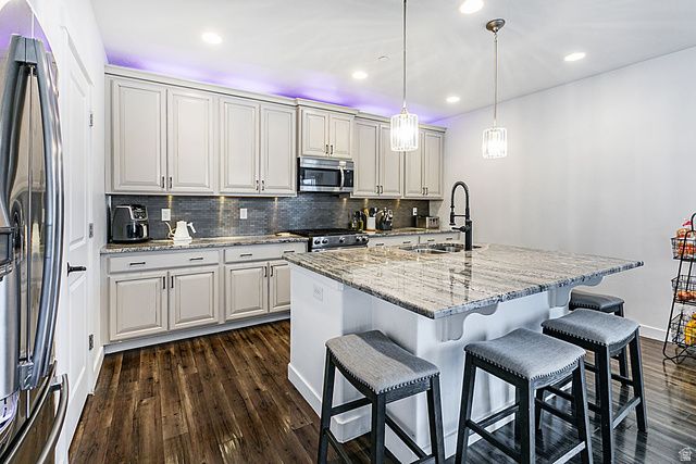 22 N 1100 W, Farmington, UT 84025