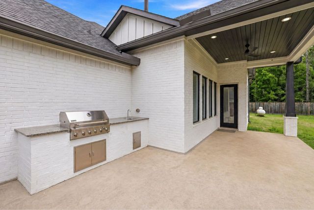 262 Road 660, Dayton, TX 77535