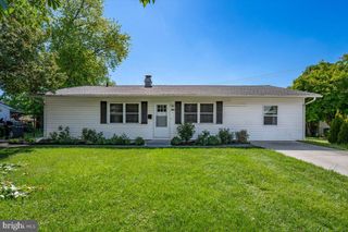 302 MANOR CT, Frederick, MD 21701