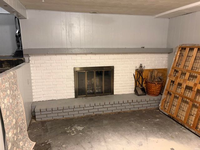 825 W Lowell Avenue, Mishawaka, IN 46545