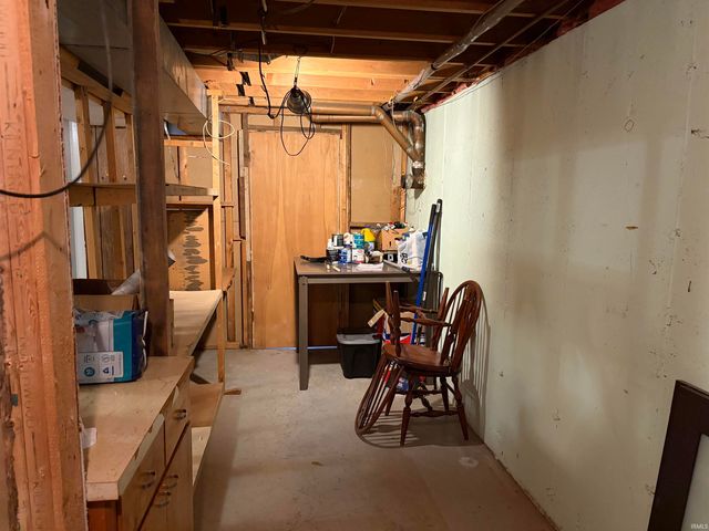 825 W Lowell Avenue, Mishawaka, IN 46545