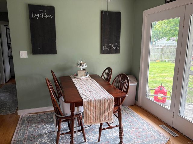 825 W Lowell Avenue, Mishawaka, IN 46545