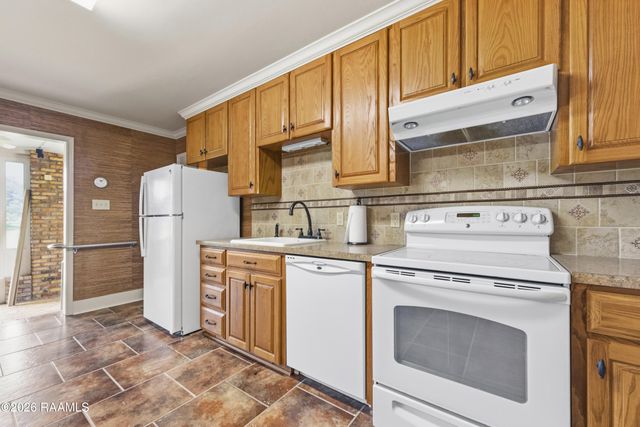 4897 Main Highway, St. Martinville, LA 70582