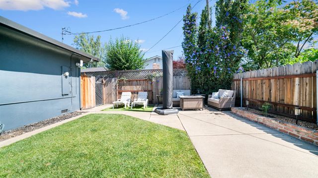 1000 Lakewood Dr, Lodi, CA 95240