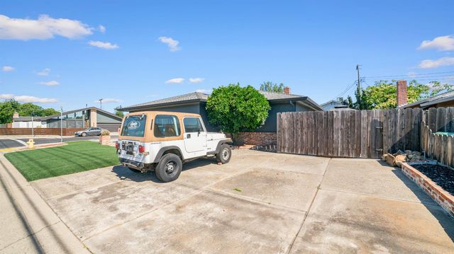 1000 Lakewood Dr, Lodi, CA 95240