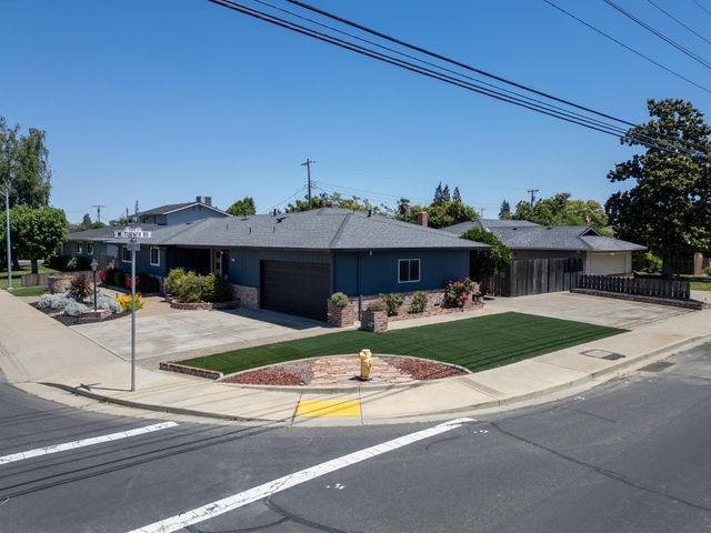 1000 Lakewood Dr, Lodi, CA 95240