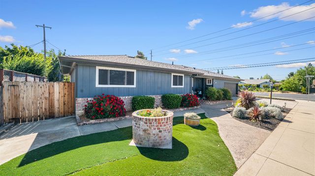 1000 Lakewood Dr, Lodi, CA 95240