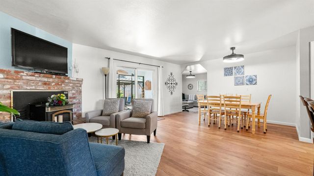 1000 Lakewood Dr, Lodi, CA 95240