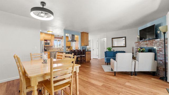 1000 Lakewood Dr, Lodi, CA 95240