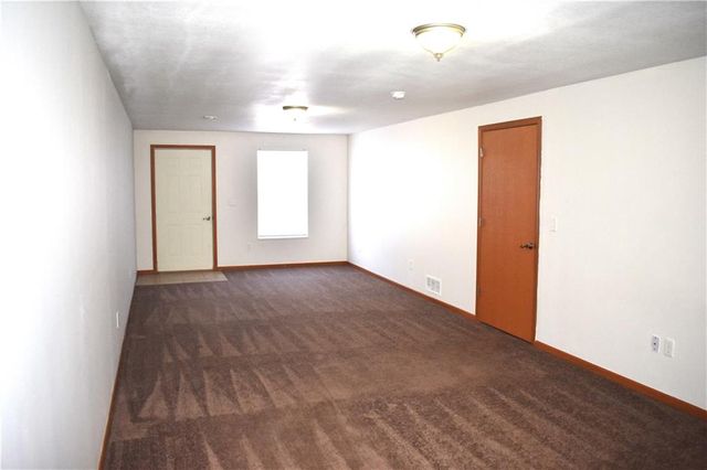 11789 Ridgeway Drive, St Joseph, MO 64505