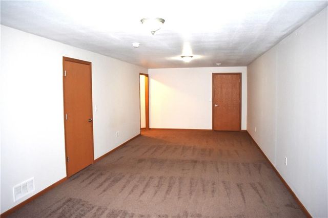 11789 Ridgeway Drive, St Joseph, MO 64505