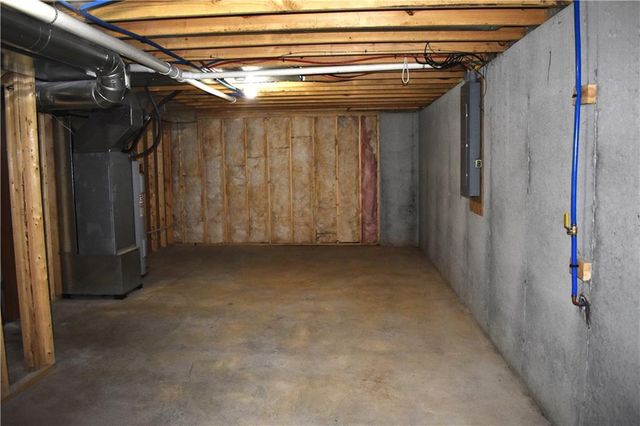 11789 Ridgeway Drive, St Joseph, MO 64505