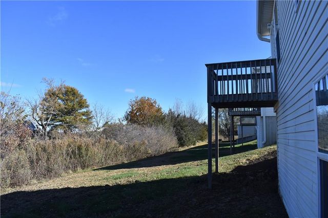 11789 Ridgeway Drive, St Joseph, MO 64505